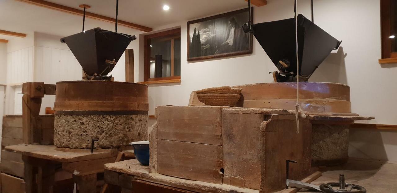 דירות בוהין Old Mill House מראה חיצוני תמונה
